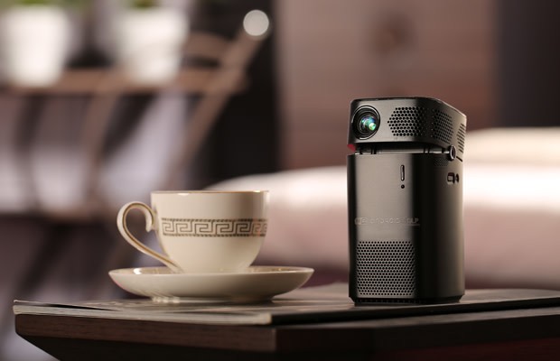 KERUO L7: Portable Smart Projector have a big screen in your hands.